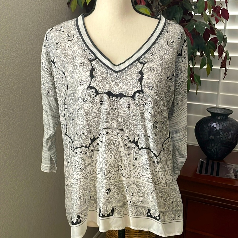CAbi XS silk V neck mixed print 3/4 sleeve boho blouse